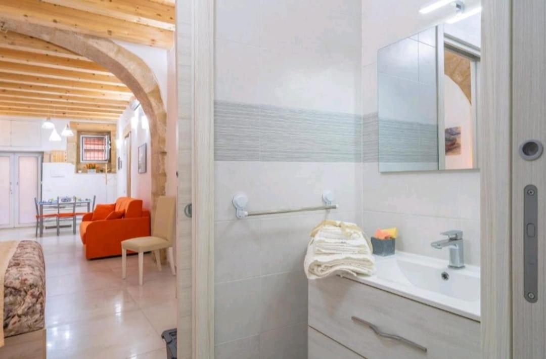 סירקוזה La Casa Dei Candelai מראה חיצוני תמונה