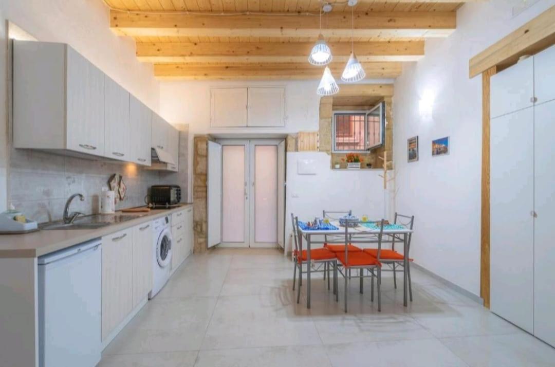 סירקוזה La Casa Dei Candelai מראה חיצוני תמונה
