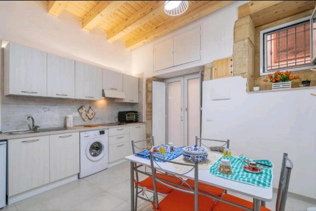 סירקוזה La Casa Dei Candelai מראה חיצוני תמונה